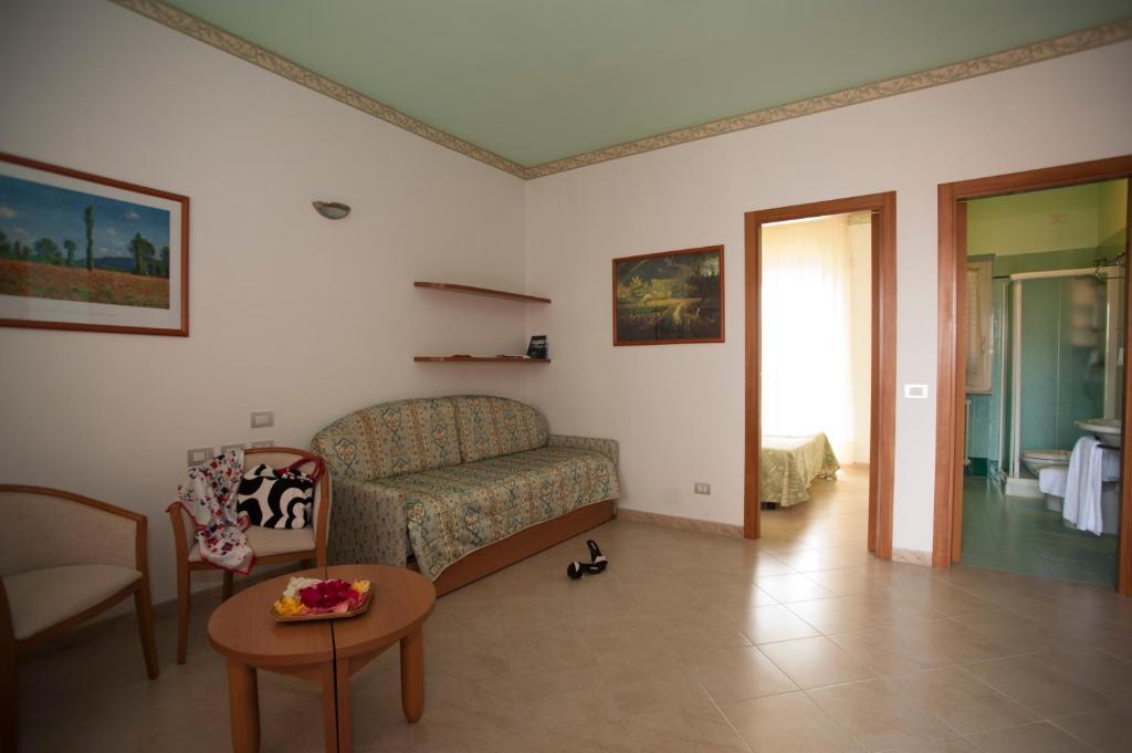 Oasiclub Hotel Βιέστε Δωμάτιο φωτογραφία