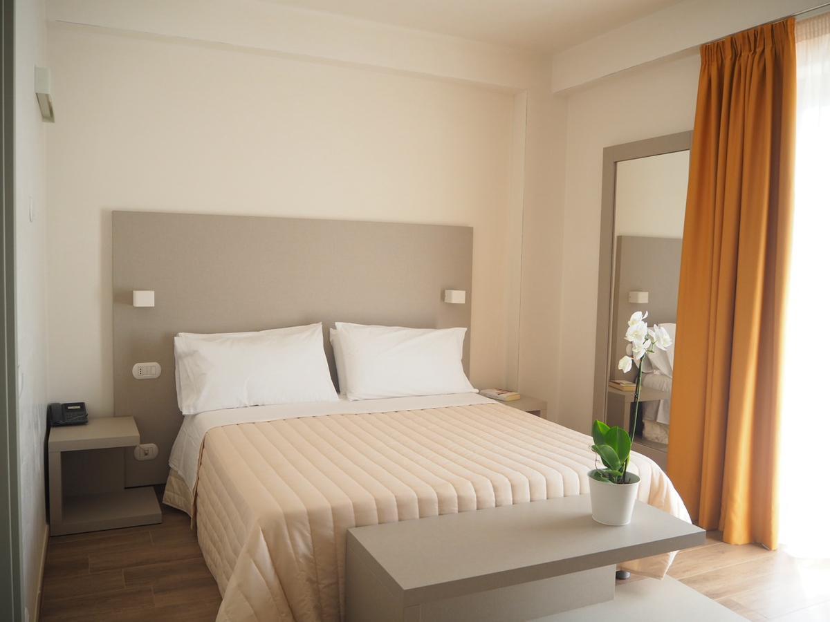 Oasiclub Hotel Βιέστε Εξωτερικό φωτογραφία