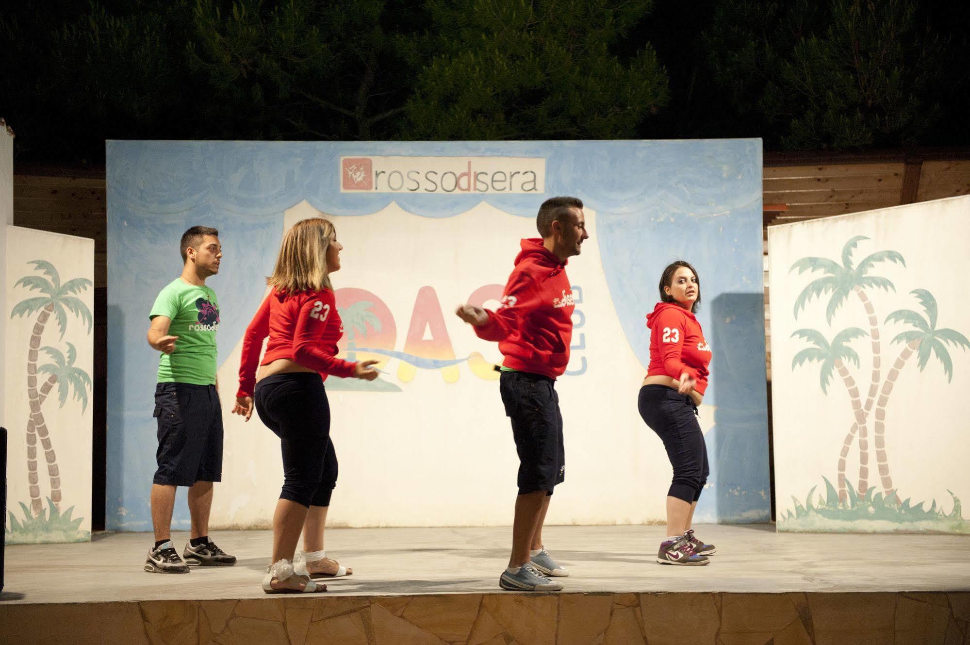 Oasiclub Hotel Βιέστε Εξωτερικό φωτογραφία