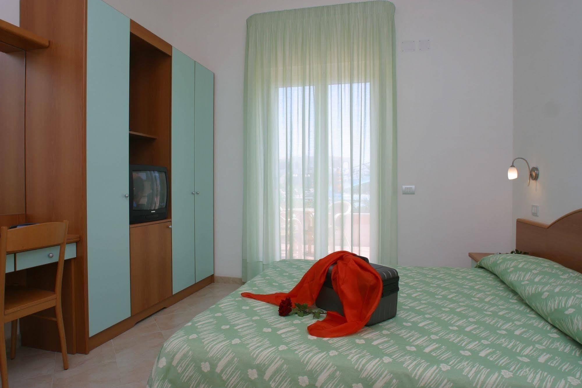Oasiclub Hotel Βιέστε Εξωτερικό φωτογραφία