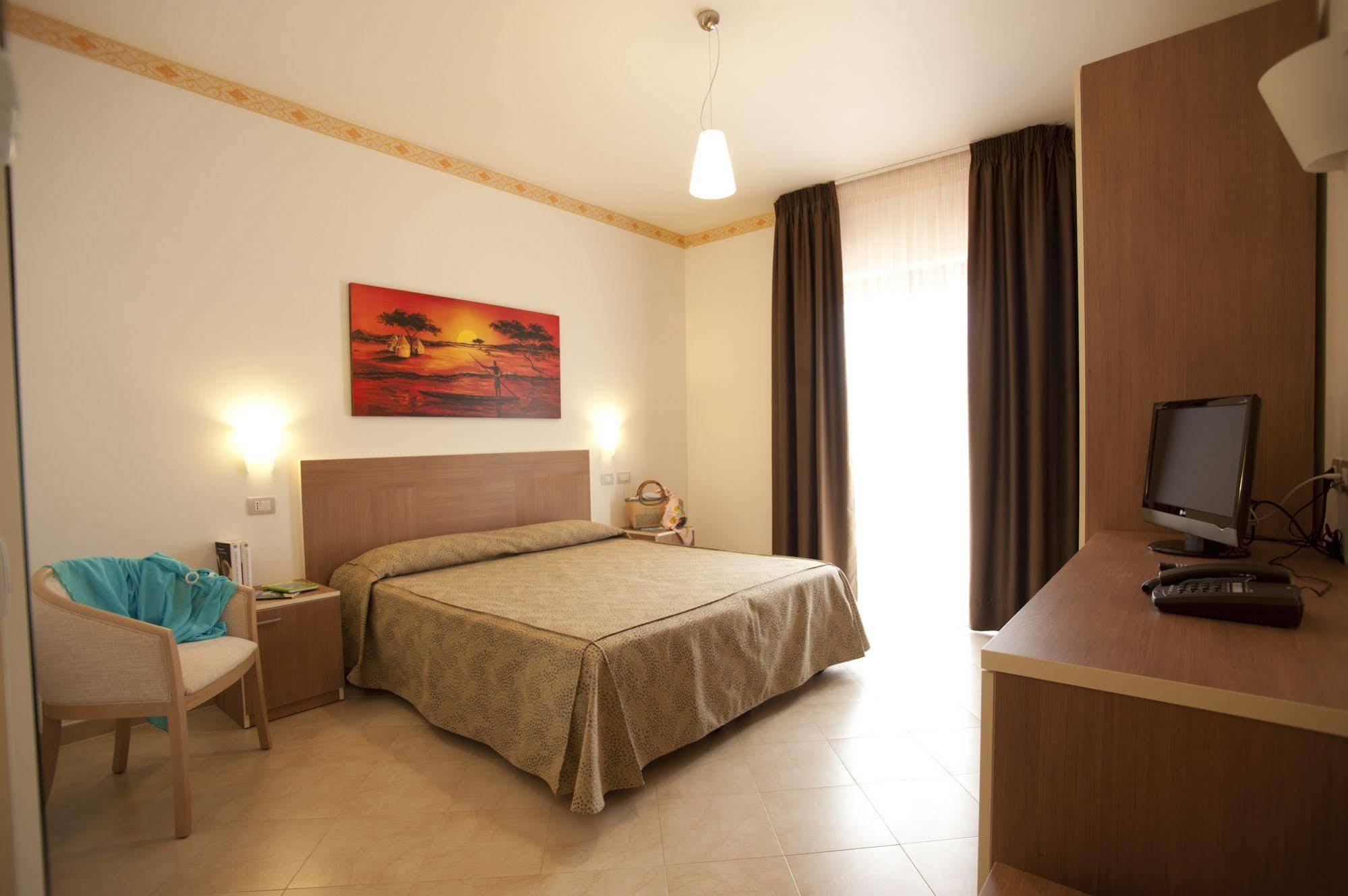 Oasiclub Hotel Βιέστε Εξωτερικό φωτογραφία