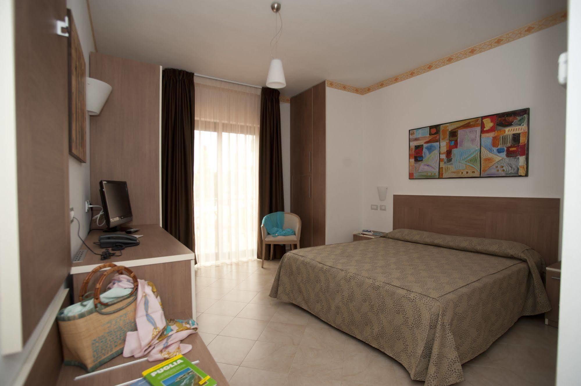 Oasiclub Hotel Βιέστε Εξωτερικό φωτογραφία