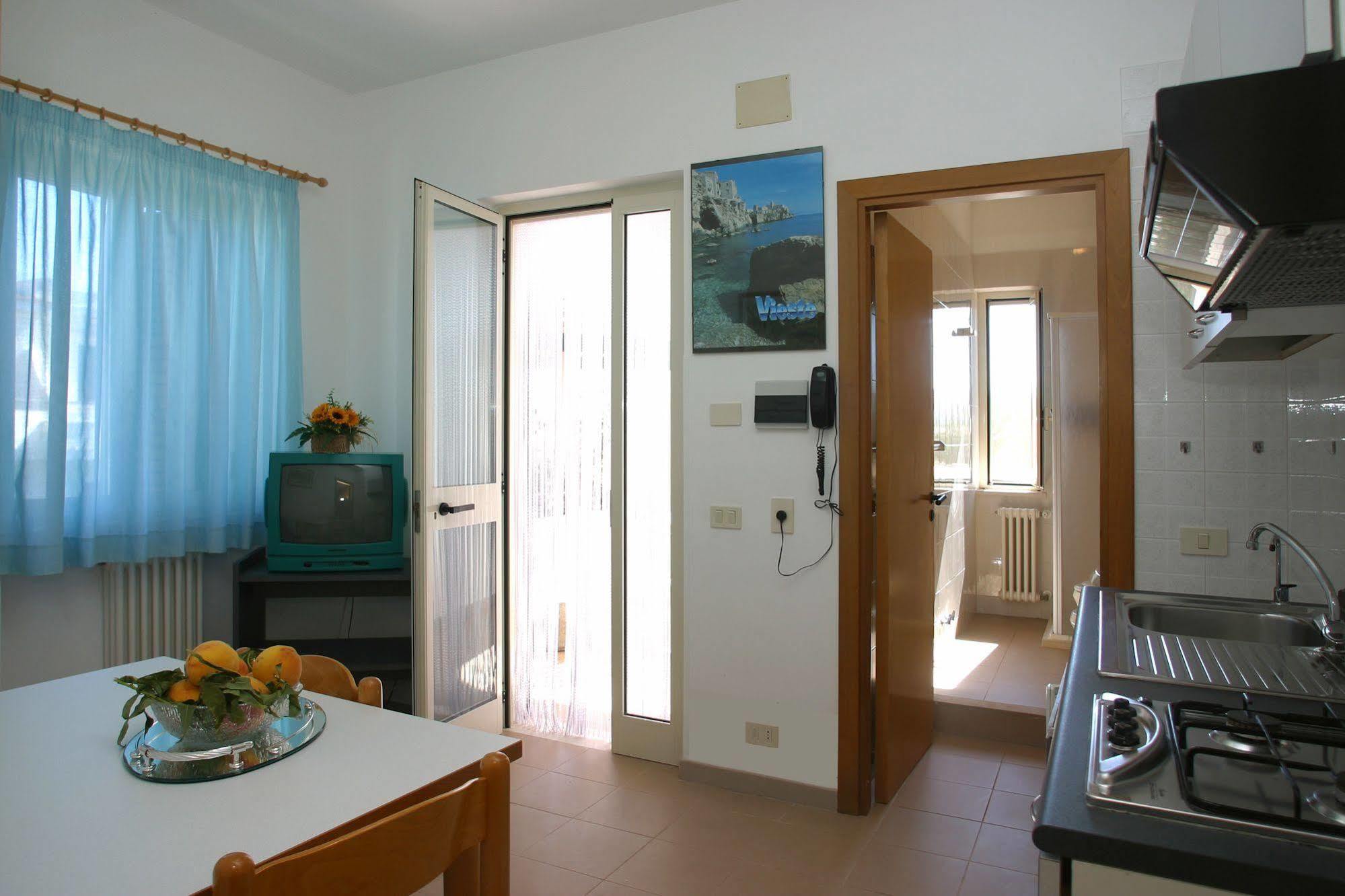 Oasiclub Hotel Βιέστε Εξωτερικό φωτογραφία