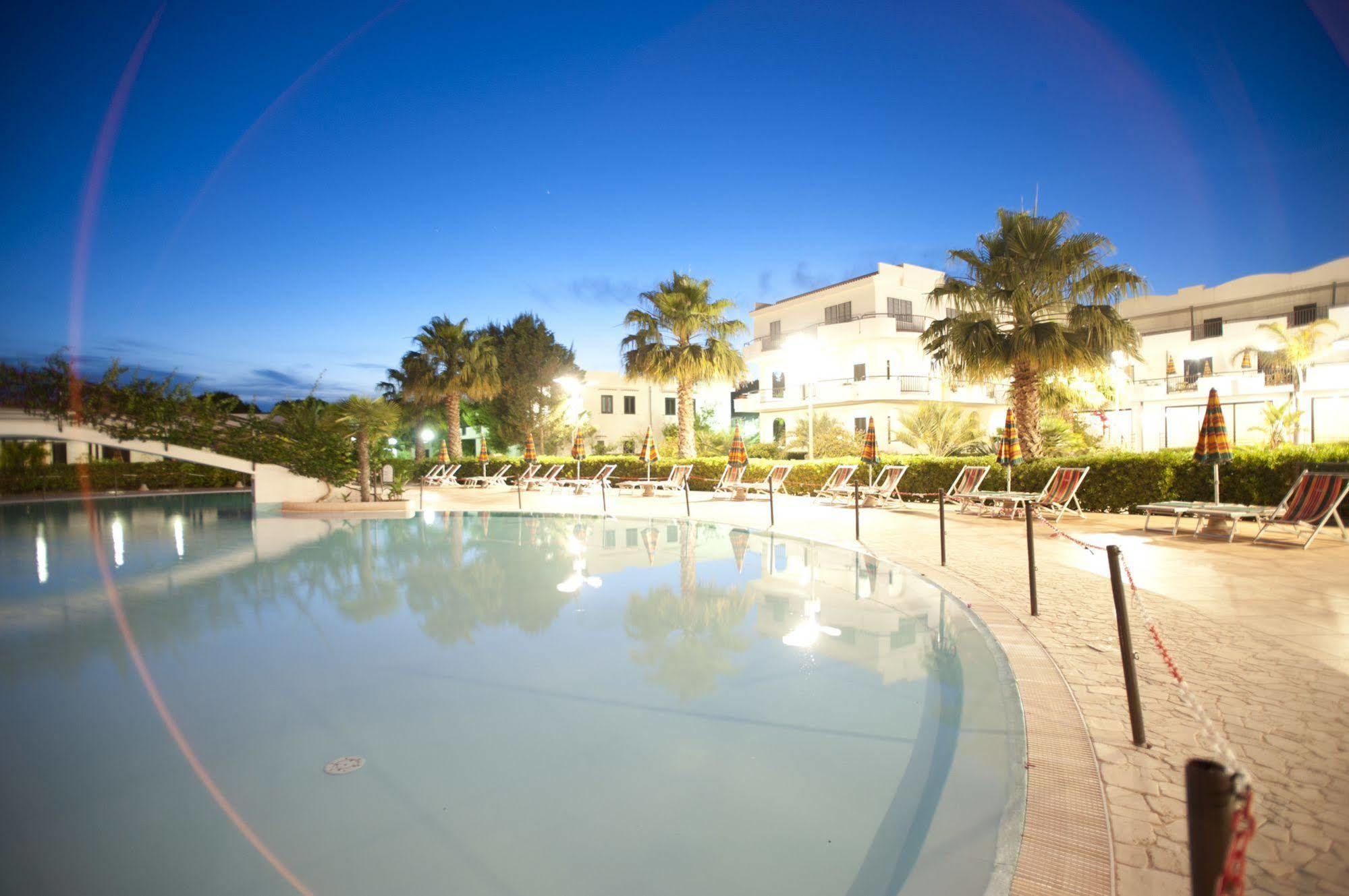 Oasiclub Hotel Βιέστε Εξωτερικό φωτογραφία